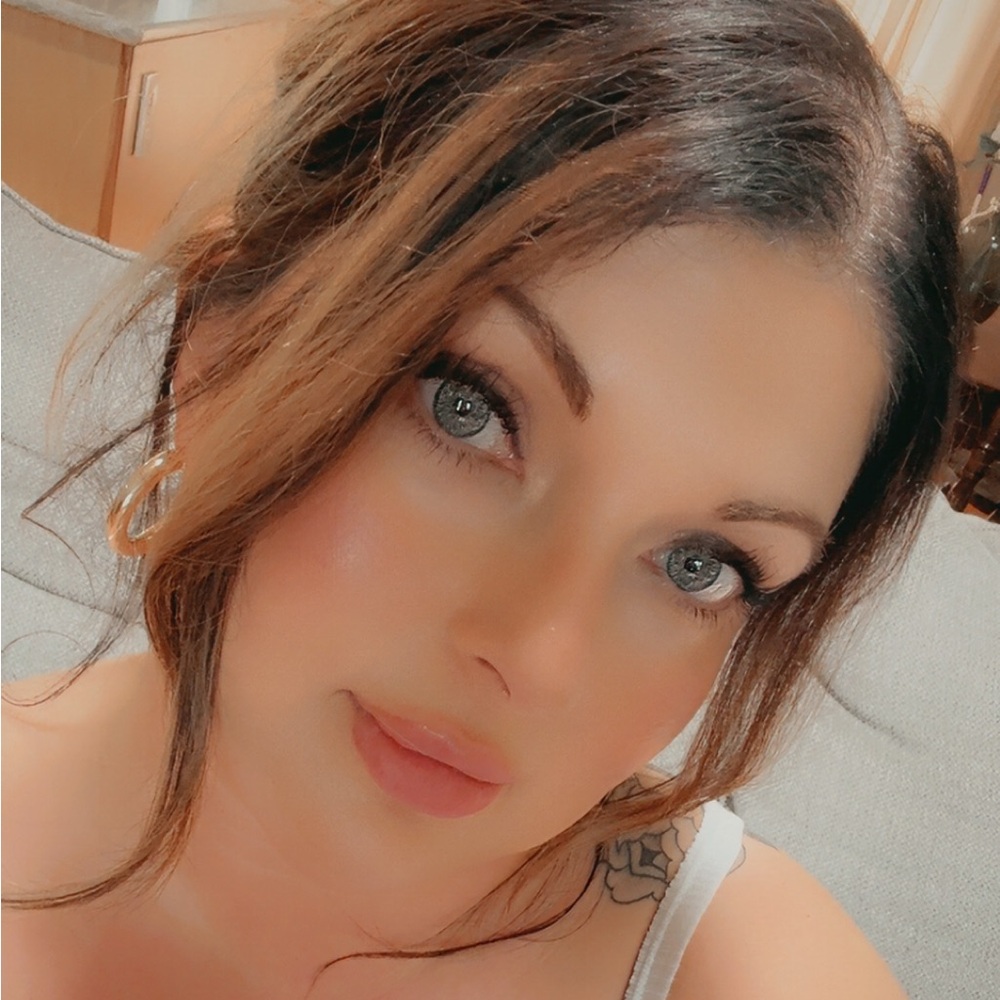 Meet your Posher, Angie